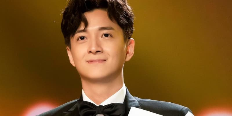 Nam diễn viên đã nói gì sau khi chia tay mối tình 8 năm?